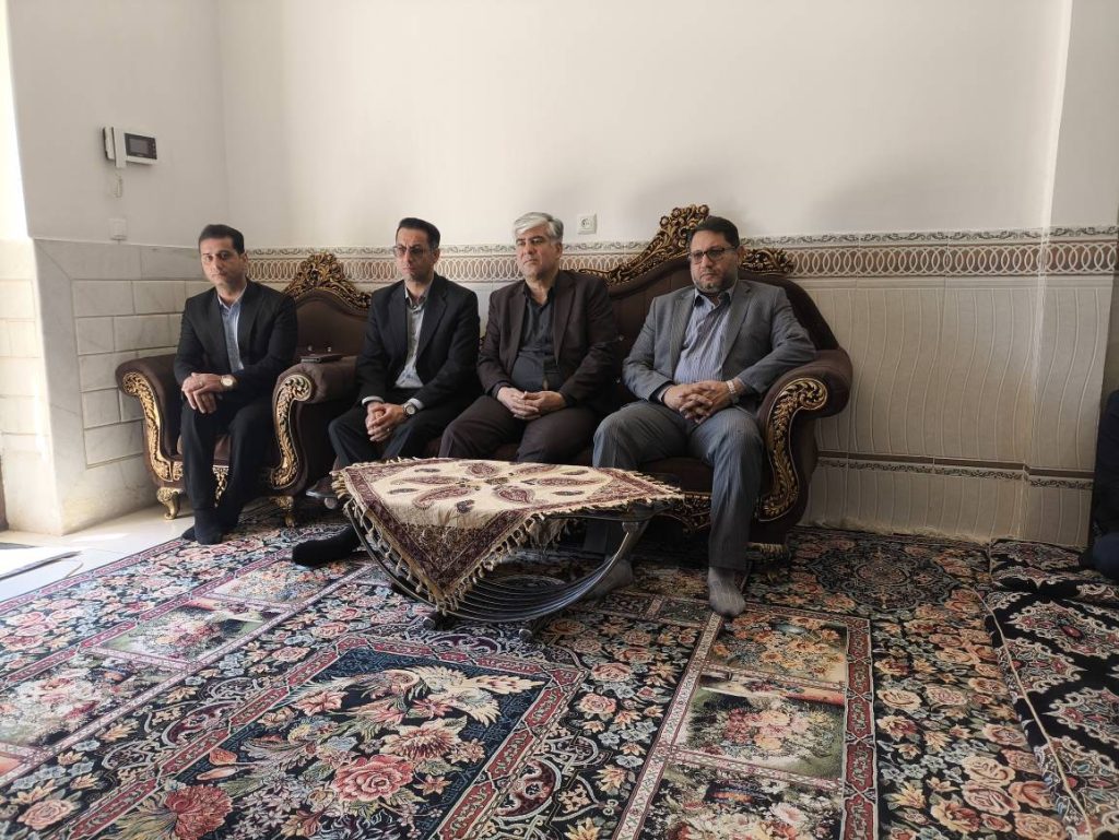 دیدار رئیس هیات نجات غریق و غواصی استان کرمان با خانواده شهید جهانشاهی نسب؛